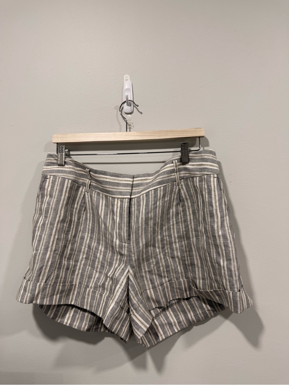 Women's LOFT Striped Linen-Blend Shorts - Gray/White